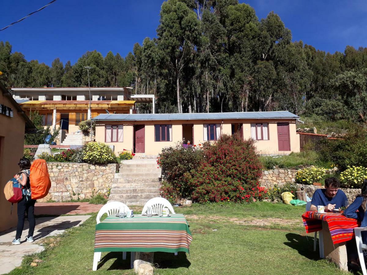 Hostal Tawri Isla del Sol Екстер'єр фото